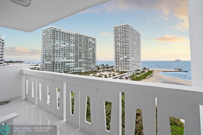 Building Photo - 2100 S Ocean Dr