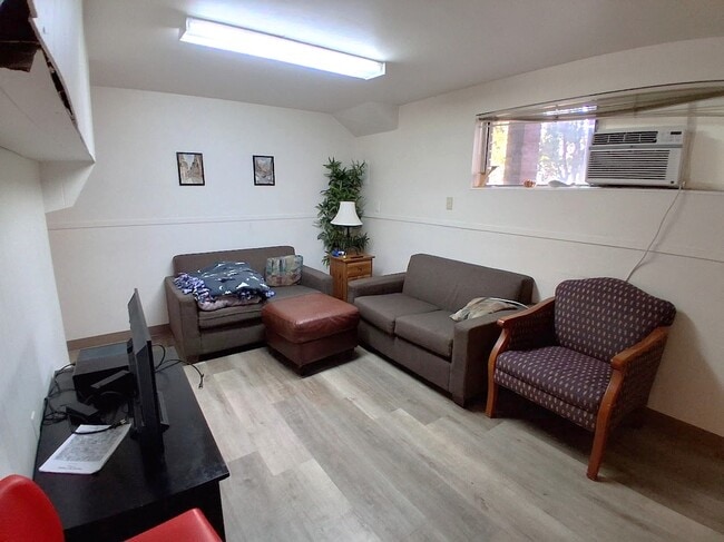 Building Photo - 778 N 600 E