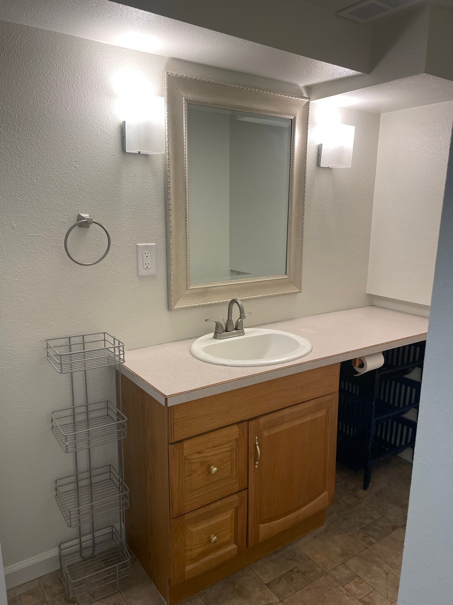 Building Photo - 2614 Highwood Dr