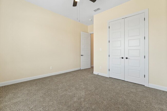 Building Photo - 48 Wilshire Blvd