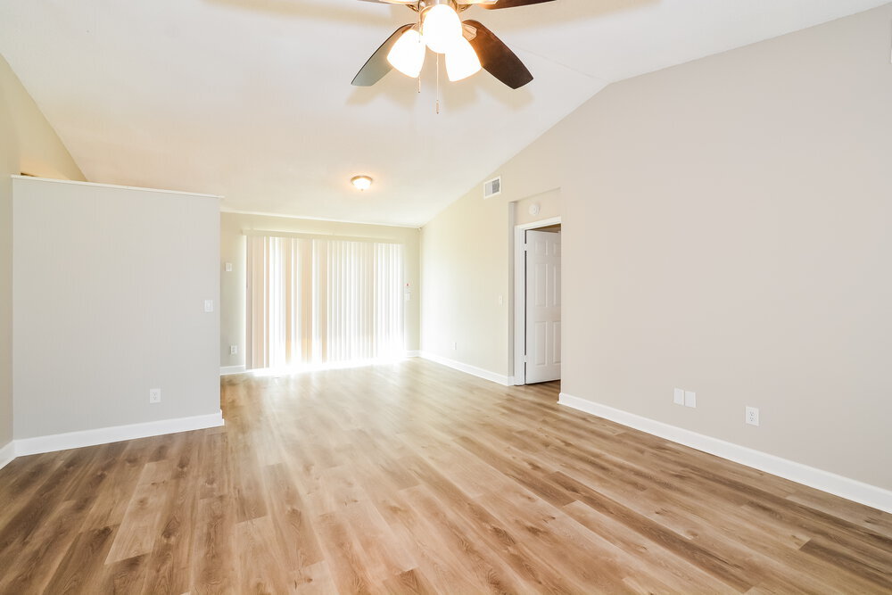 Building Photo - 426 Iowa Woods Cir E