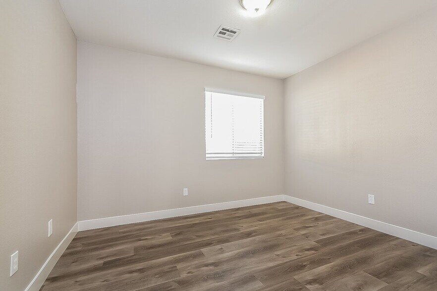 Building Photo - 3406 Genesee Gorge Ave