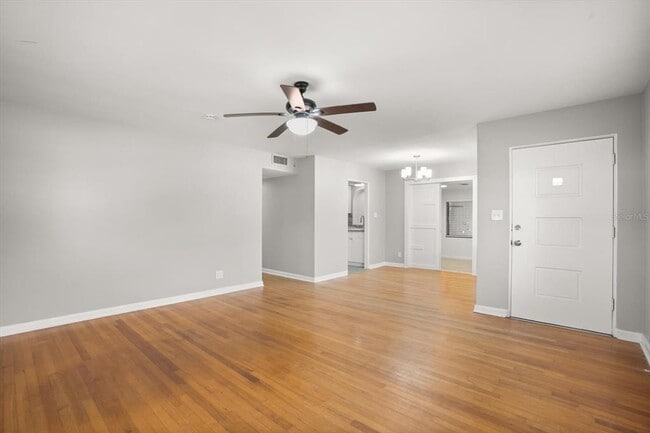 Building Photo - 524 Byron Rd