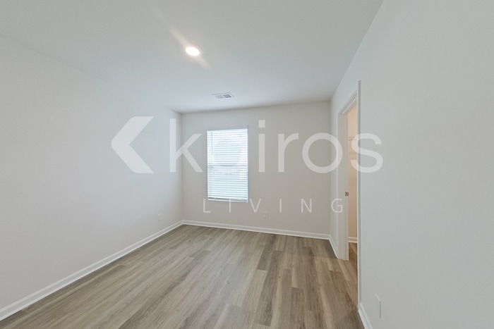 Building Photo - 133 Overstreet Way