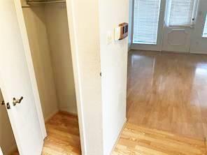 Building Photo - 806 W 24th St