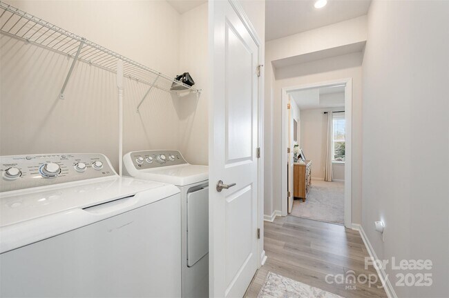 Building Photo - 6027 Towering Oaks Dr