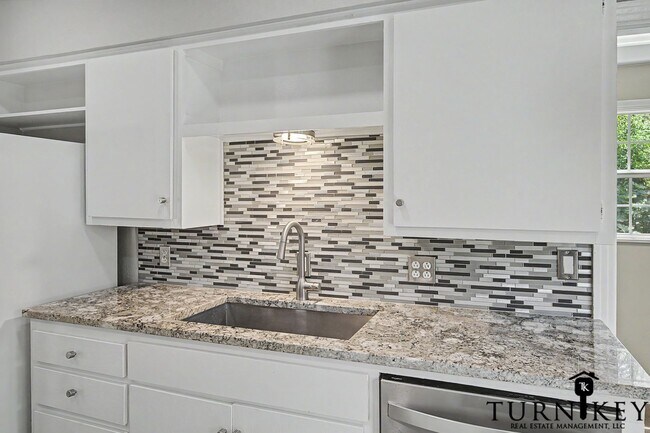 Building Photo - Vintage Charm Meets Modern Comfort Fully Updated 1942 Home in Fort Worth's Ridglea Area