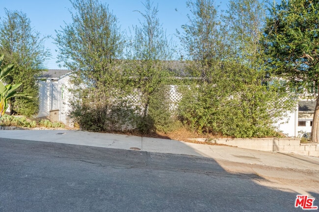 Building Photo - 3108 Laurel Ave
