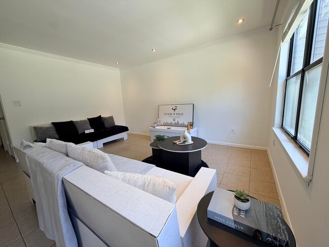 Building Photo - 41 Coriander Way