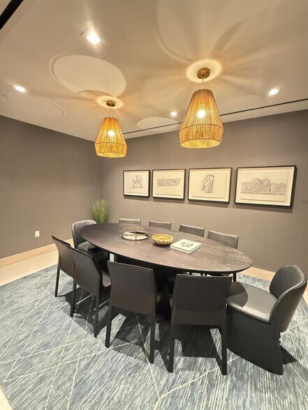 Building Photo - 225 N Miami Ave