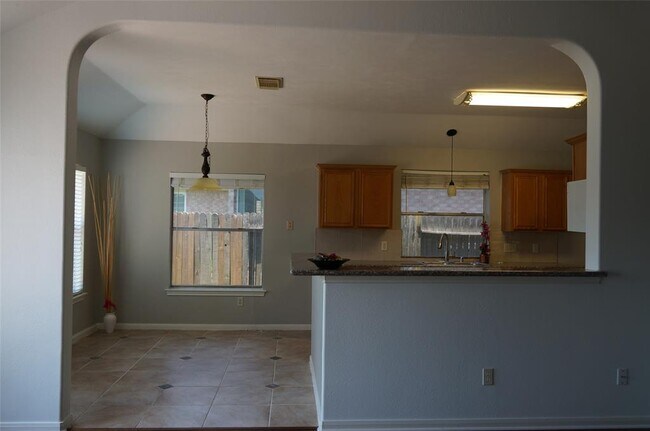Building Photo - 3403 Stratford Manor Dr