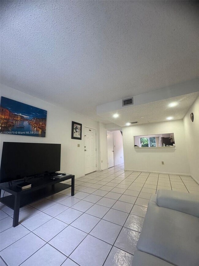 Building Photo - 8270 SW 149th Ct