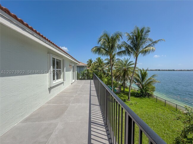 Building Photo - 5297 SW 183rd Ave