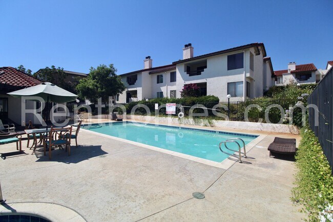 Building Photo - 2425 Cranston Dr
