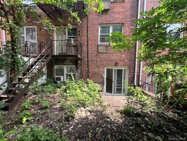 Building Photo - 48-32 59th St