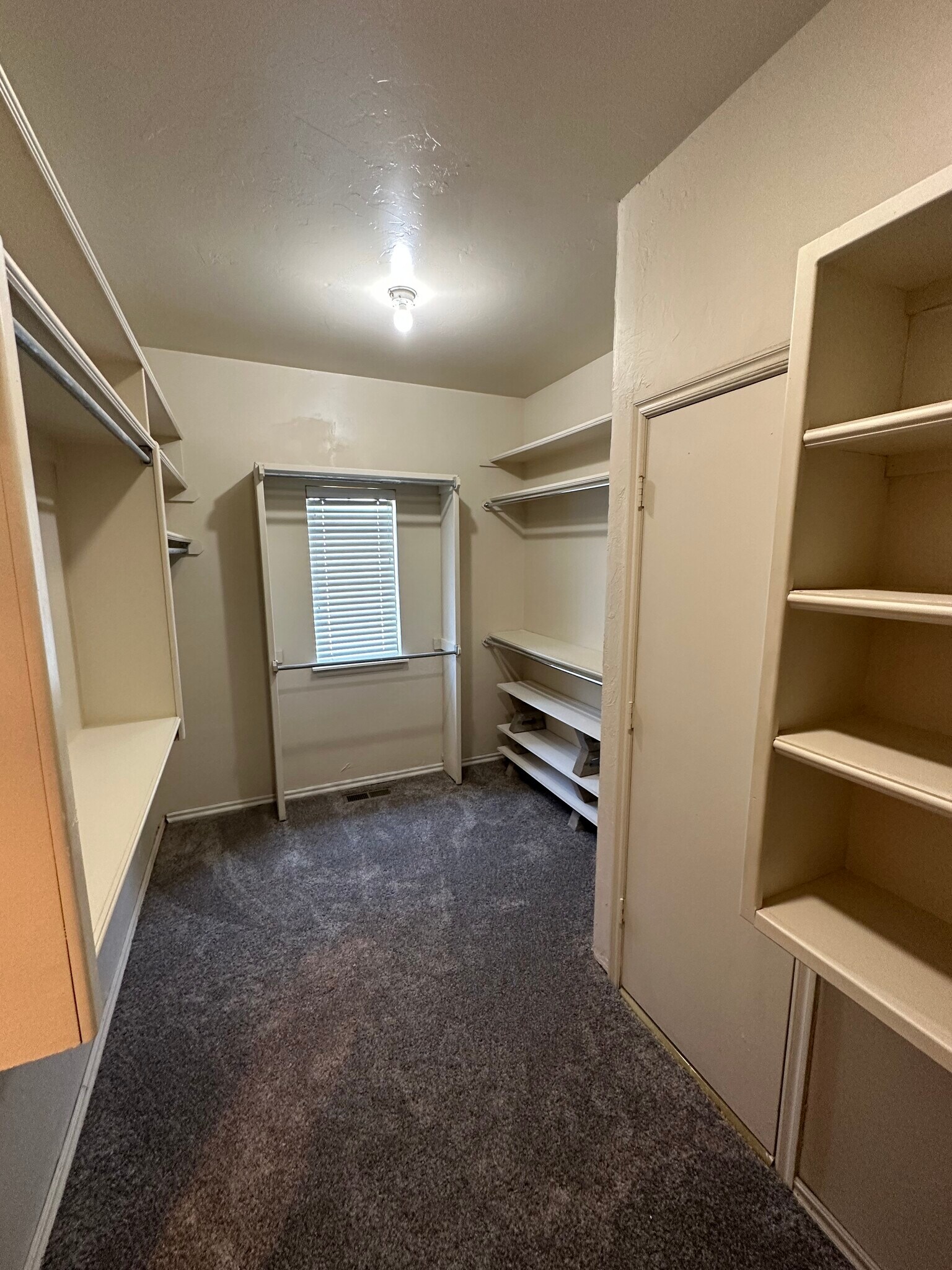 Building Photo - 6308 Bryant Ct
