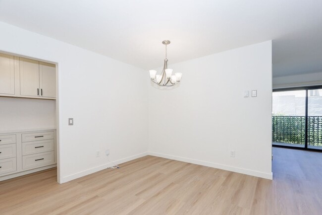 Building Photo - 380 Vallejo Dr