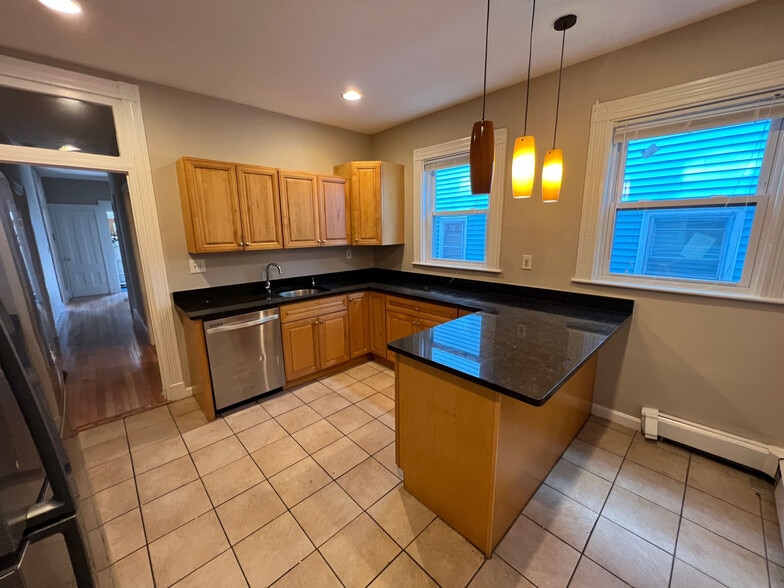 Building Photo - 68 Calumet St