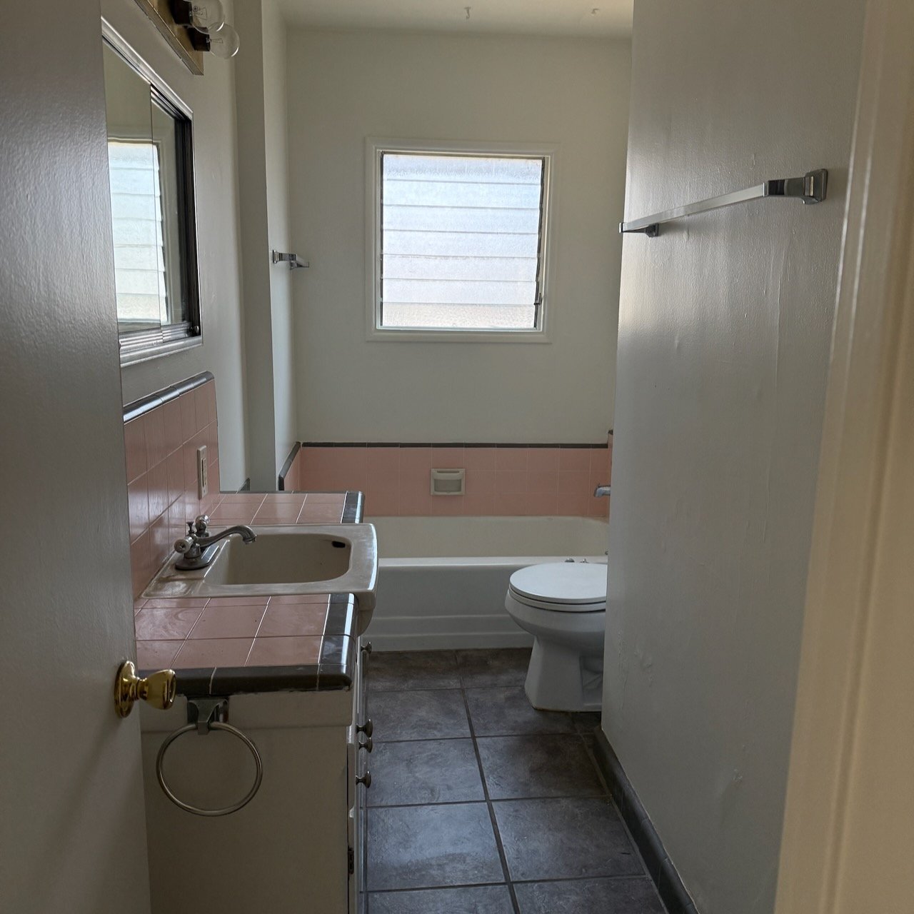 Building Photo - 1550 Hayworth Ave