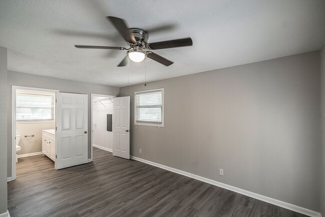 Building Photo - Remodeled Ranch In Hendersonville - Fenced...