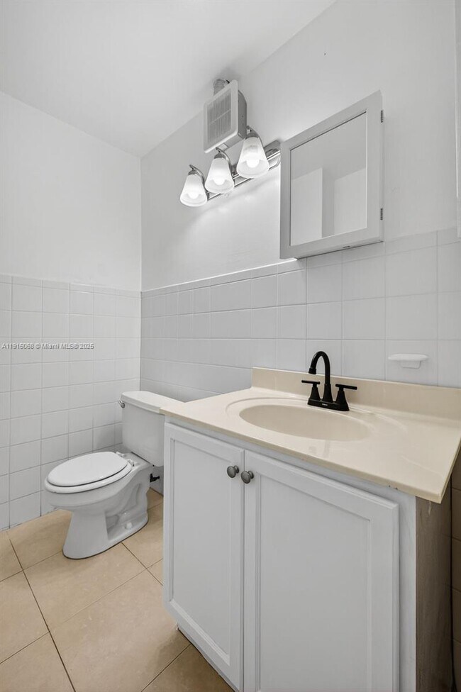 Building Photo - 11301 NW 39th St