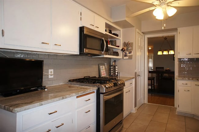 Building Photo - 2515 Mandrake Dr