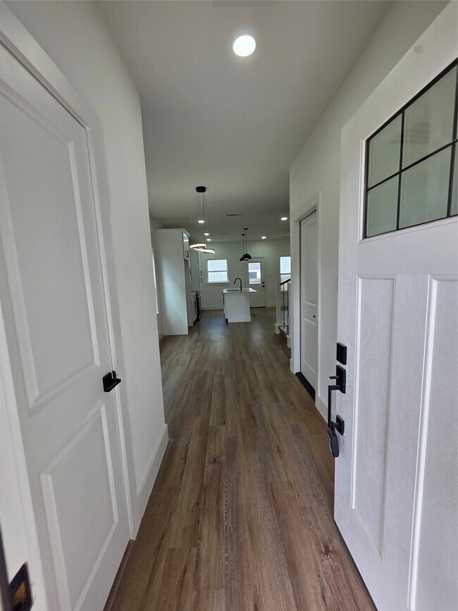 Building Photo - 1407 Odd Fellow St