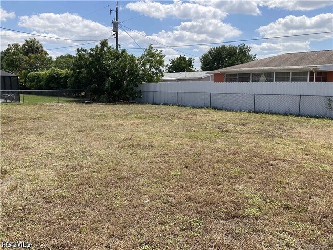 Building Photo - 724 Sesame Ct