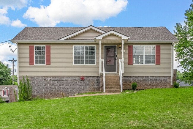 Primary Photo - Pet Friendly Three Bedroom with Basement!