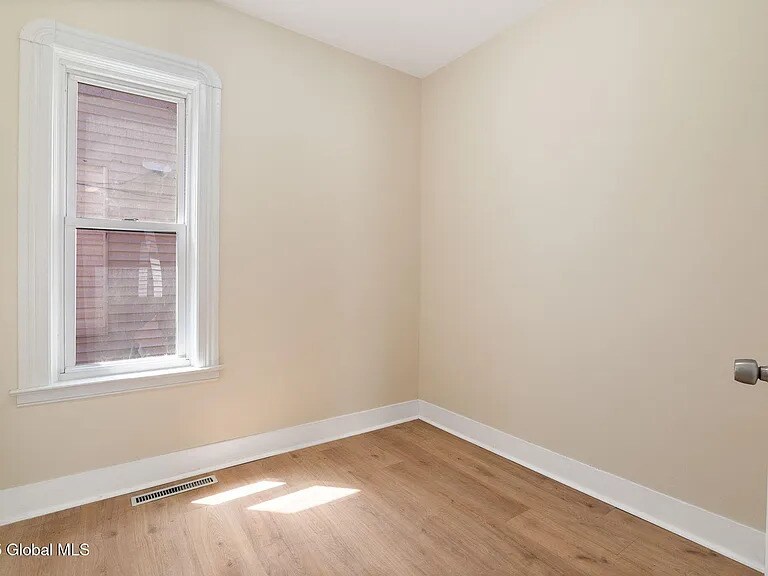 Building Photo - 1237 4th Ave