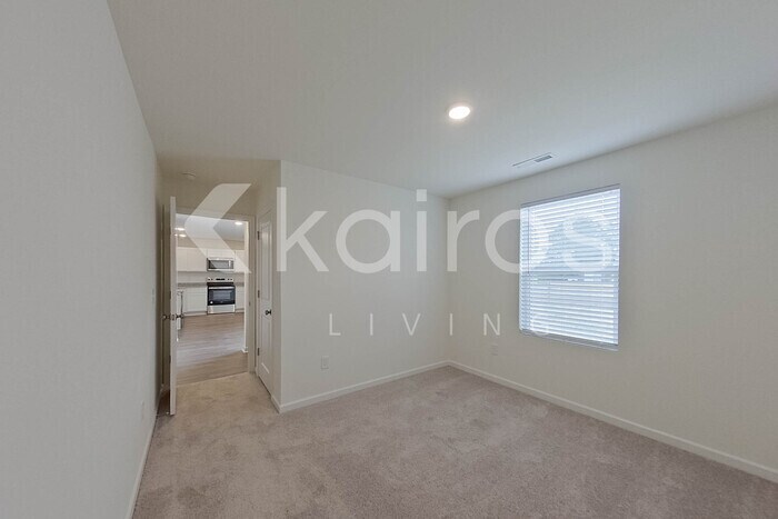 Building Photo - 7029 Peppermill Way