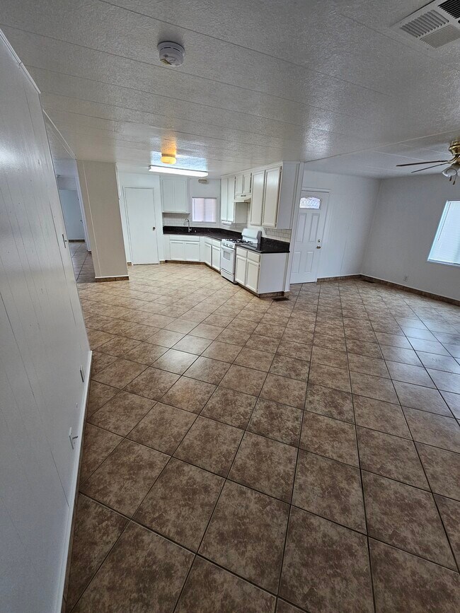 Building Photo - 2401 W Olive Ave