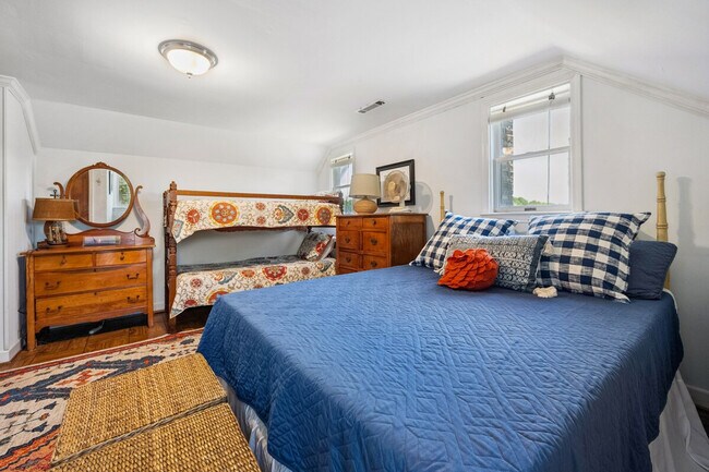 Building Photo - 256 Pioneer Loop