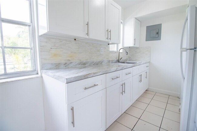 Building Photo - 1505 SW 2nd St