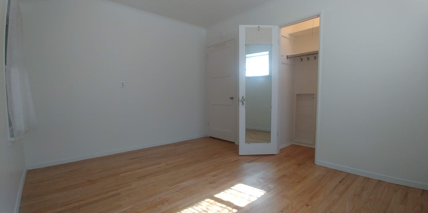 Building Photo - 3555 Colonial Ave