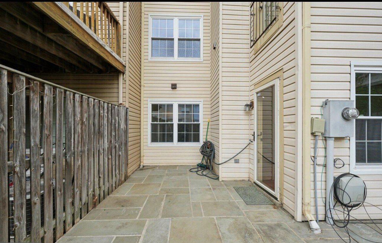 Building Photo - 7813 Flager Cir