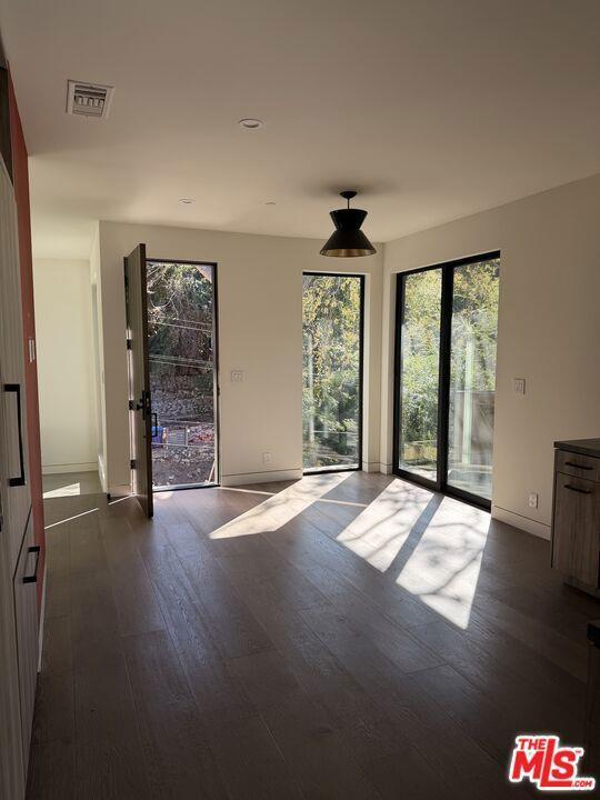 Building Photo - 4517 Cleland Ave