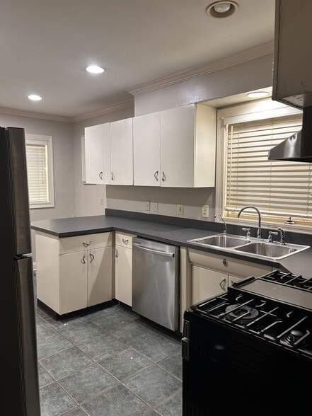 Building Photo - 1510 Wilhurst St