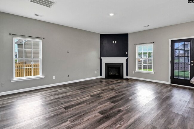 Building Photo - 414 Tulip Way