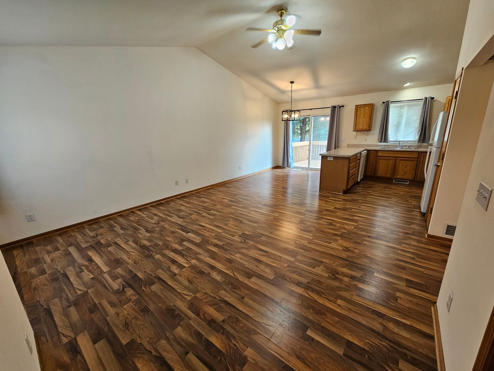 Large Open Space - 609 Eagle Crest Ct