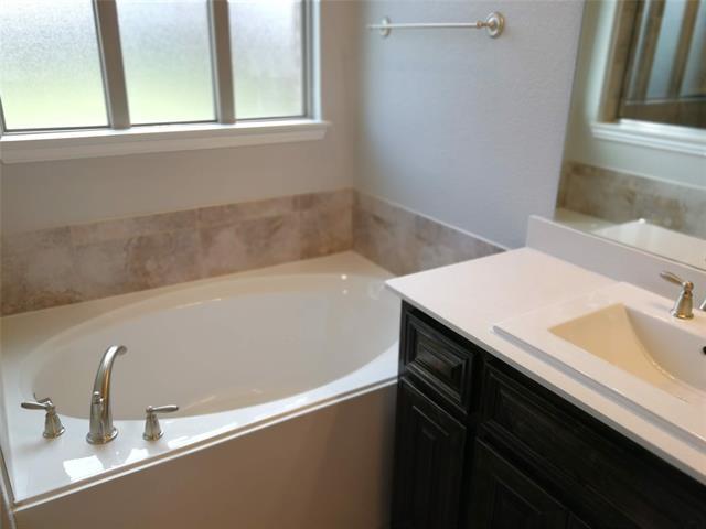 Building Photo - 811 Knox Dr