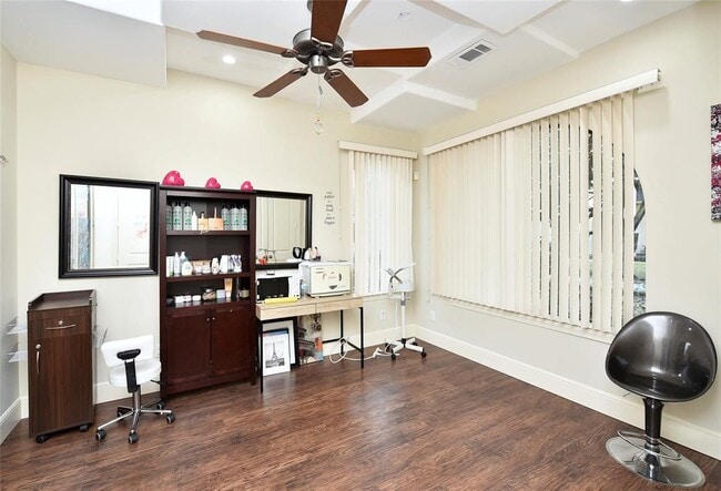 Building Photo - 12806 Willow Centre Dr