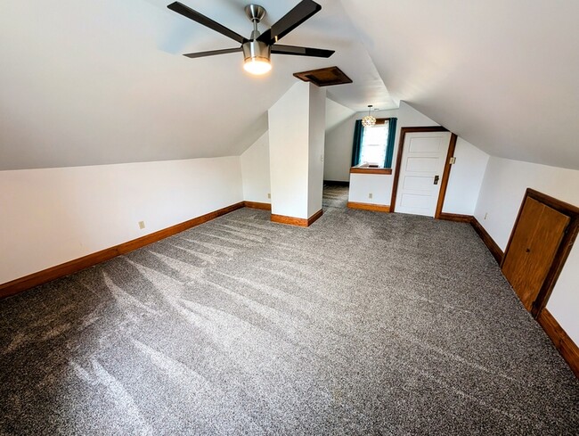 Building Photo - 517 1st Ave W