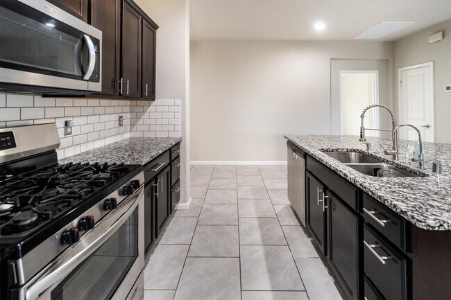 Building Photo - 3206 Sumac Dr