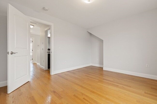 Building Photo - 58 Holton St