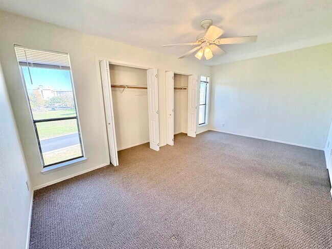 Building Photo - 601 Free Rein