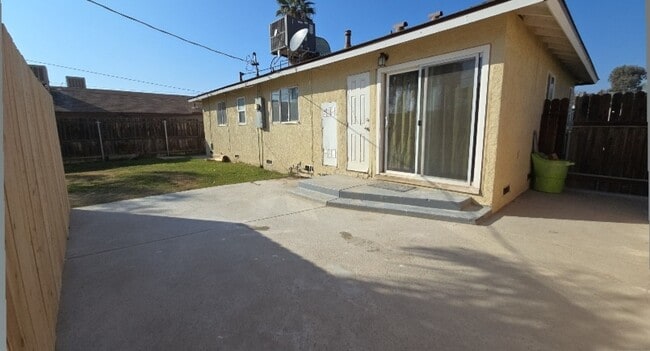 Building Photo - 2305 Pictoria Dr