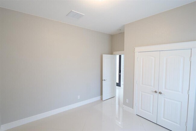 Building Photo - 4614 Creek Bridge Ln