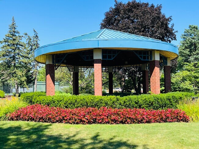 Building Photo - 520 Biesterfield Rd