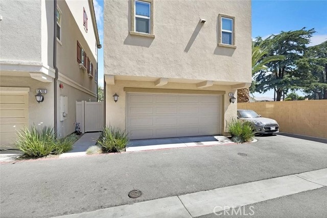 Building Photo - 14700 Sherman Way